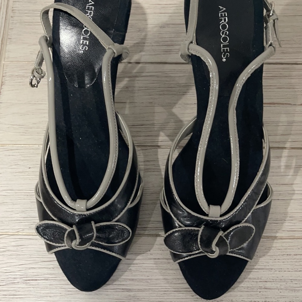 Open toe pump